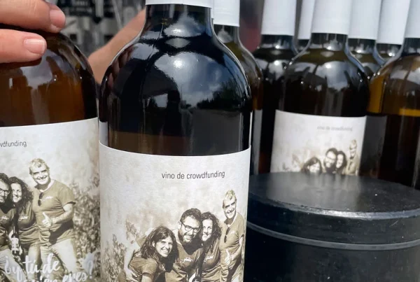 Botella de vino ¿Y tú de quién eres? orange